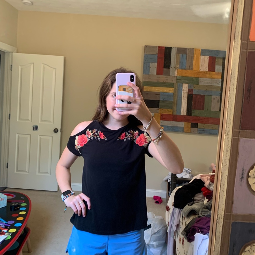 American Eagle cold shoulder top